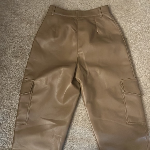 Wilfred cargo vegan leather pants - Picture 2 of 3